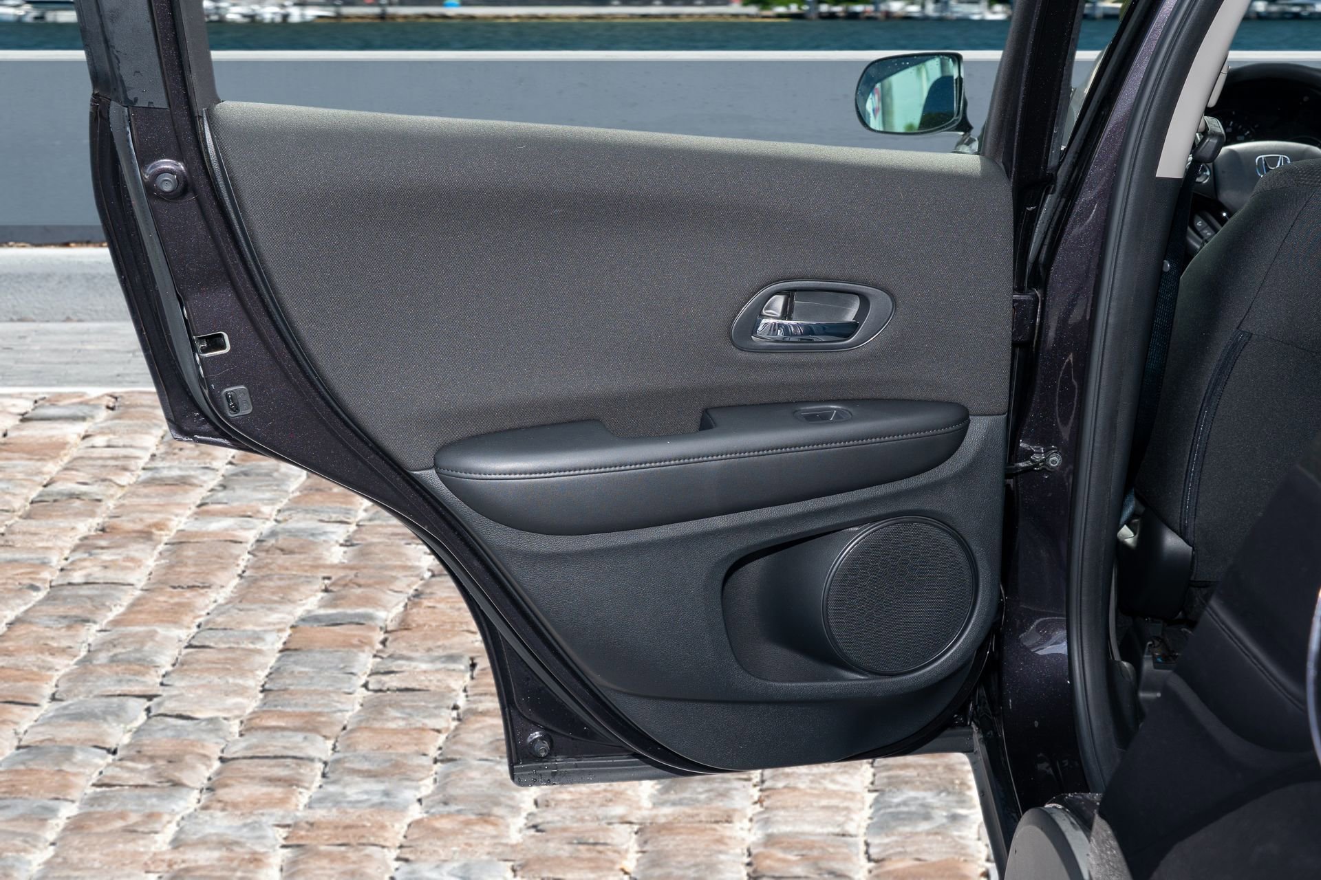 Used 2016 Honda HR-V LX image 11