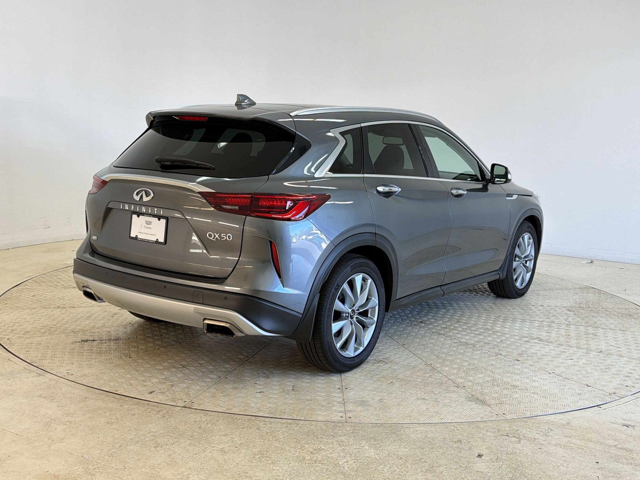 Used 2022 INFINITI QX50 Luxe image 9