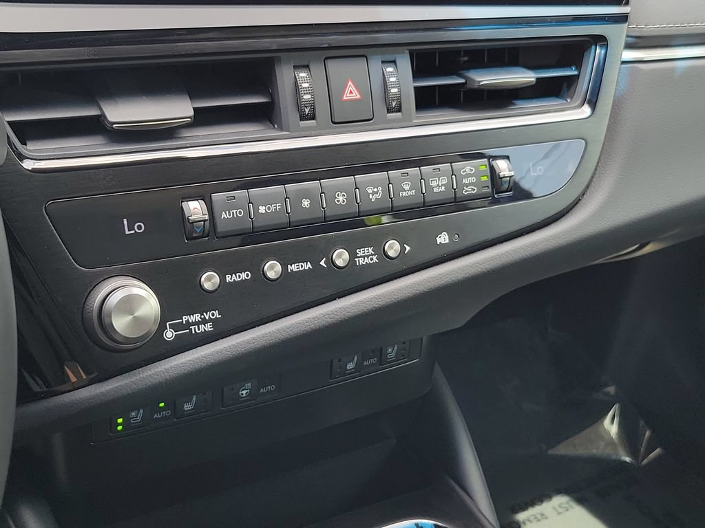 Used 2024 Lexus ES 350 w/ Premium Package FWD image 13