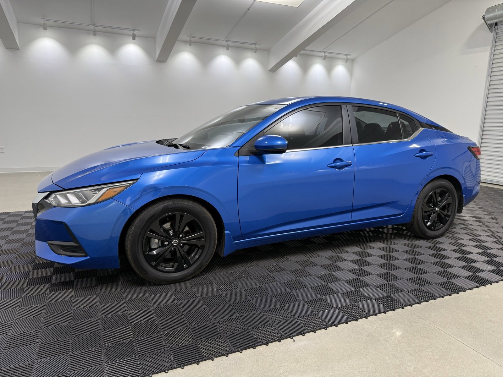Used 2020 Nissan Sentra SV image 3