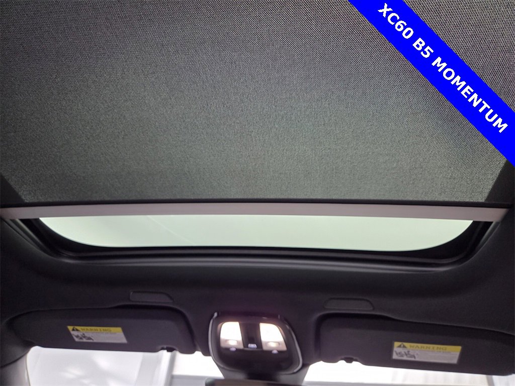 Used 2022 Volvo XC60 B5 Momentum image 28