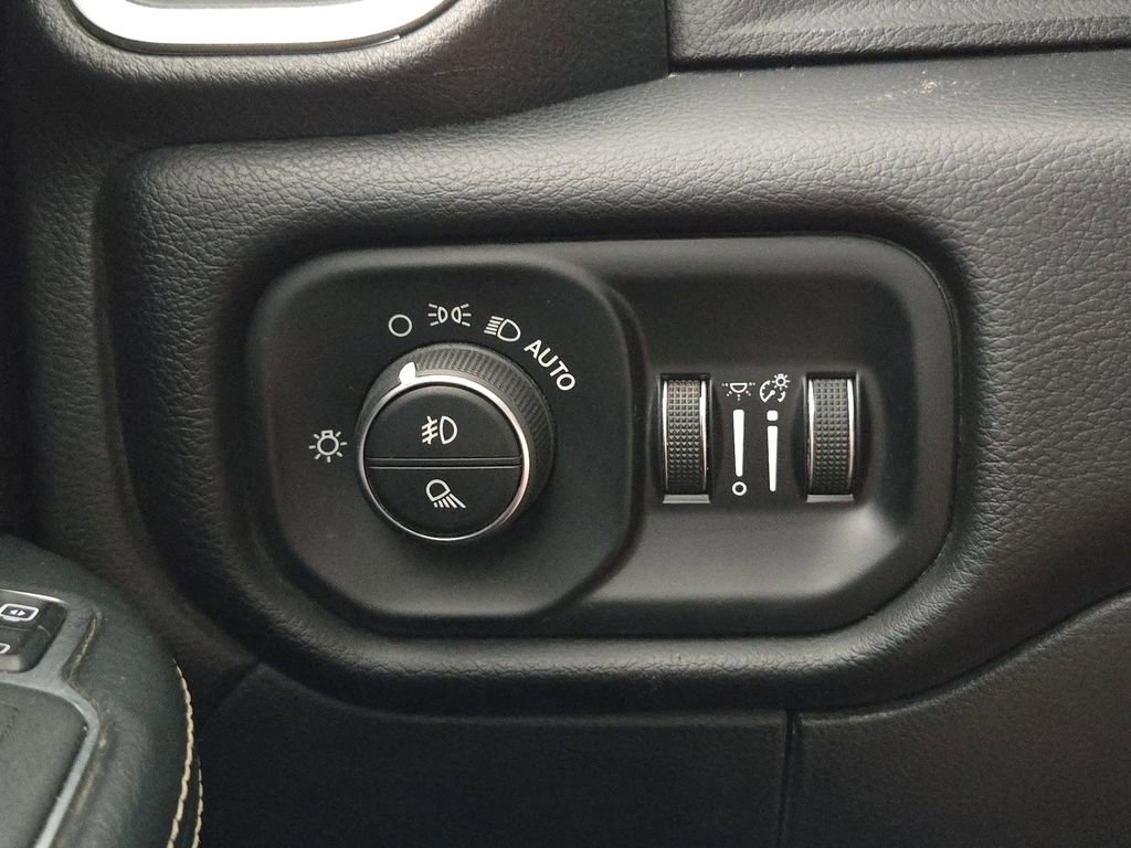 Used 2024 RAM 2500 Laramie AWD/4WD image 24