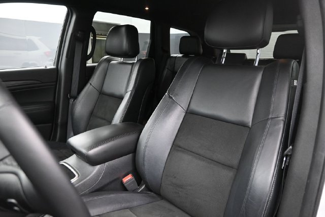 Used 2019 Jeep Grand Cherokee Altitude AWD/4WD image 11