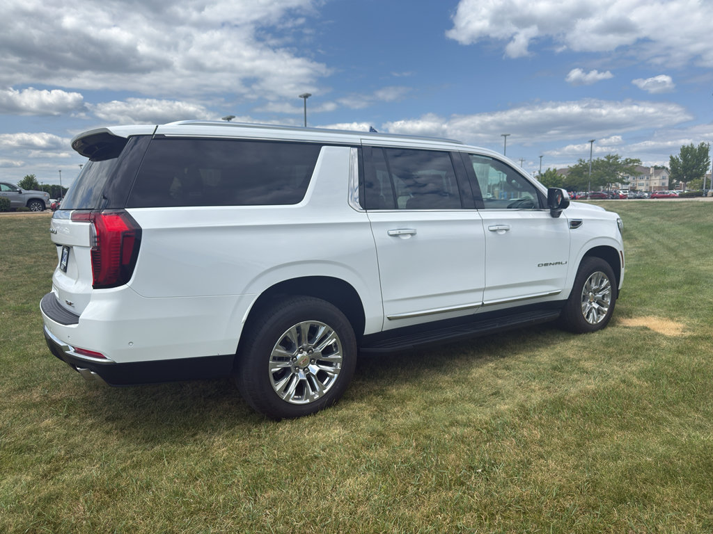 Used 2025 GMC Yukon XL Denali AWD/4WD image 53