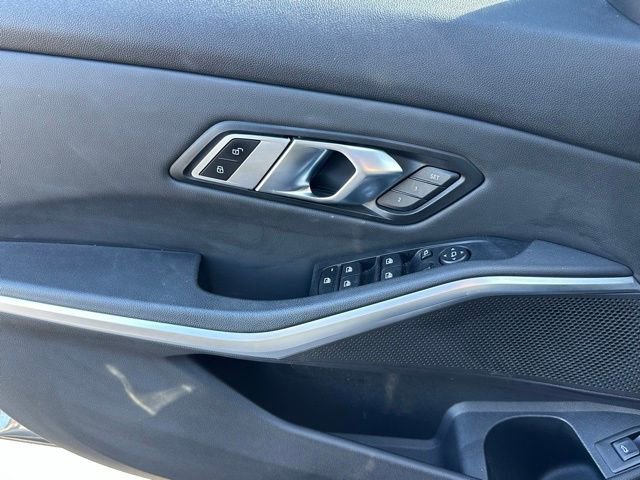 Used 2019 BMW 330i xDrive Sedan w/ Driving Assistance Package image 11