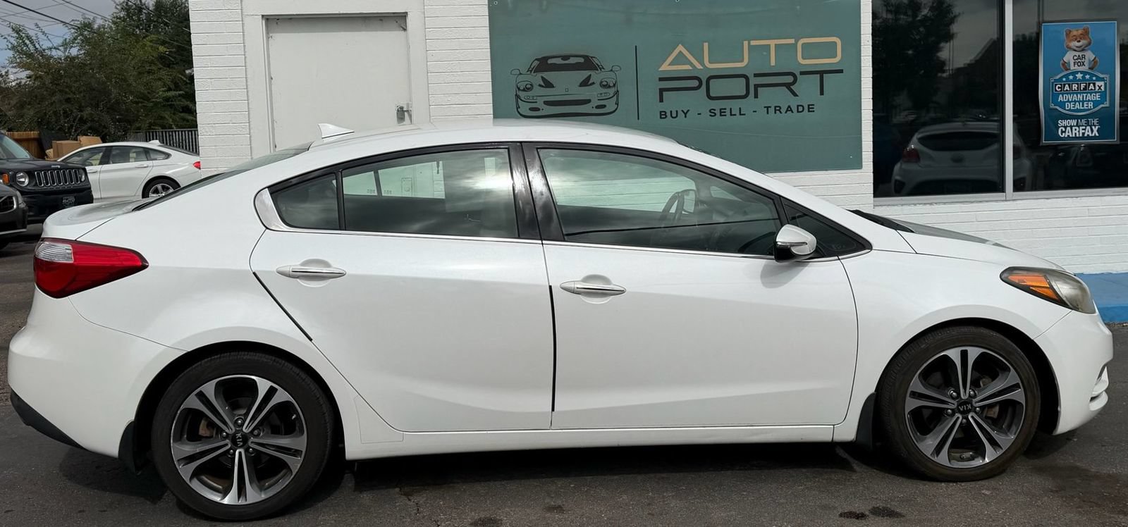 Used 2016 Kia Forte EX FWD image 2