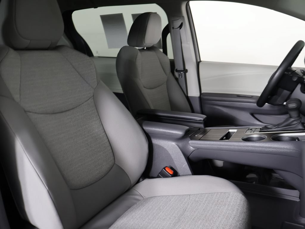 Used 2024 Toyota Sienna LE AWD/4WD image 26