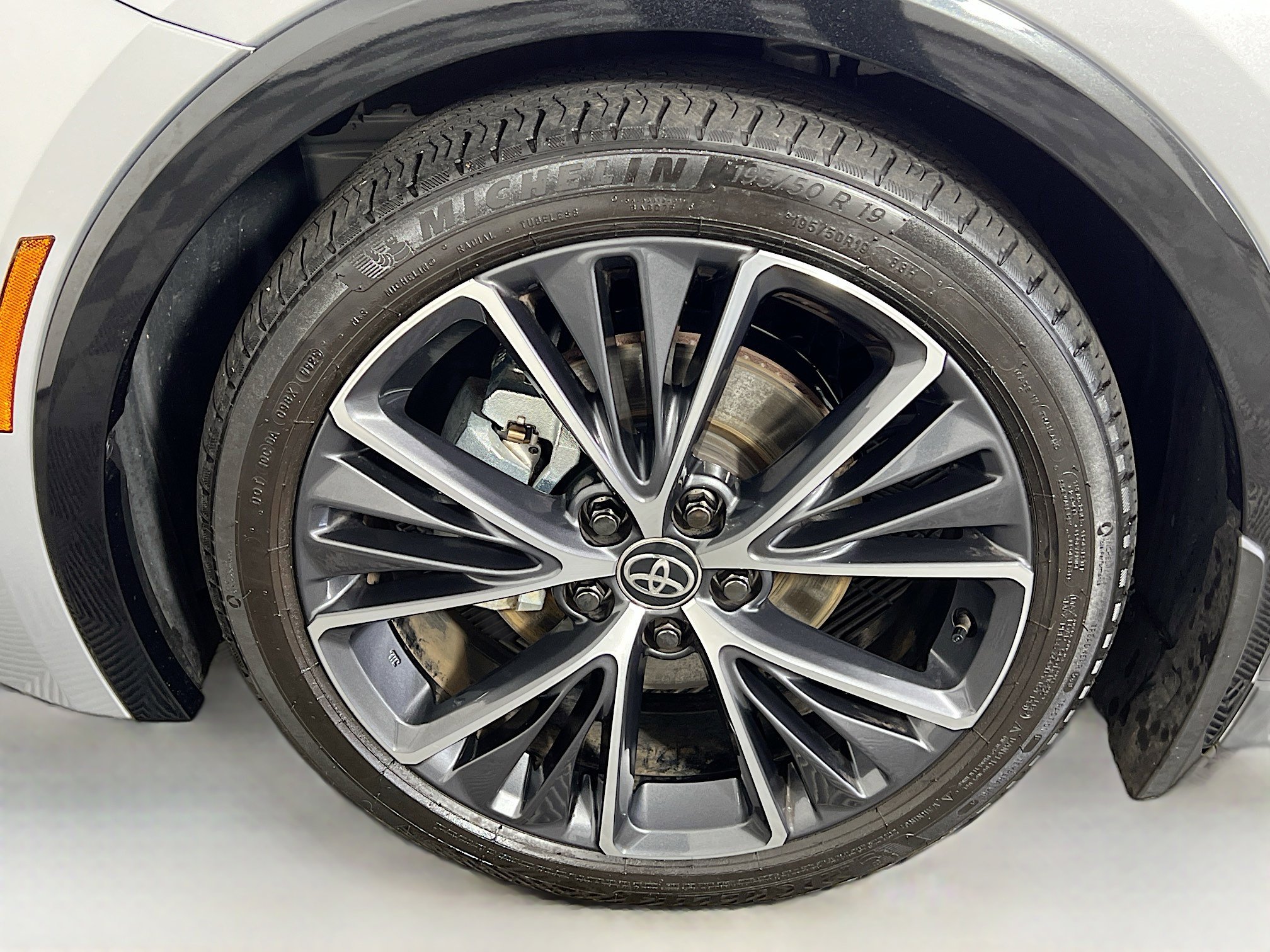 Used 2025 Toyota Prius XLE image 25