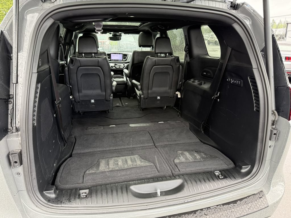 Used 2022 Chrysler Pacifica Limited w/ S Appearance Package AWD/4WD image 28