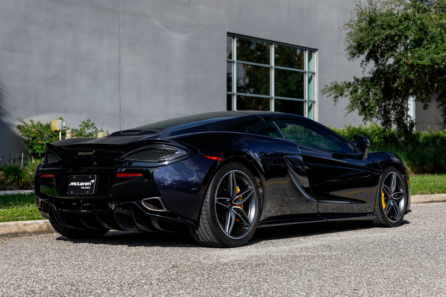 Used 2018 McLaren 570S RWD image 22