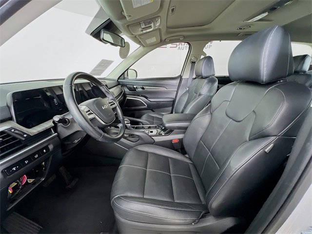 Used 2023 Kia Telluride EX w/ EX Captain's Chair Package image 10