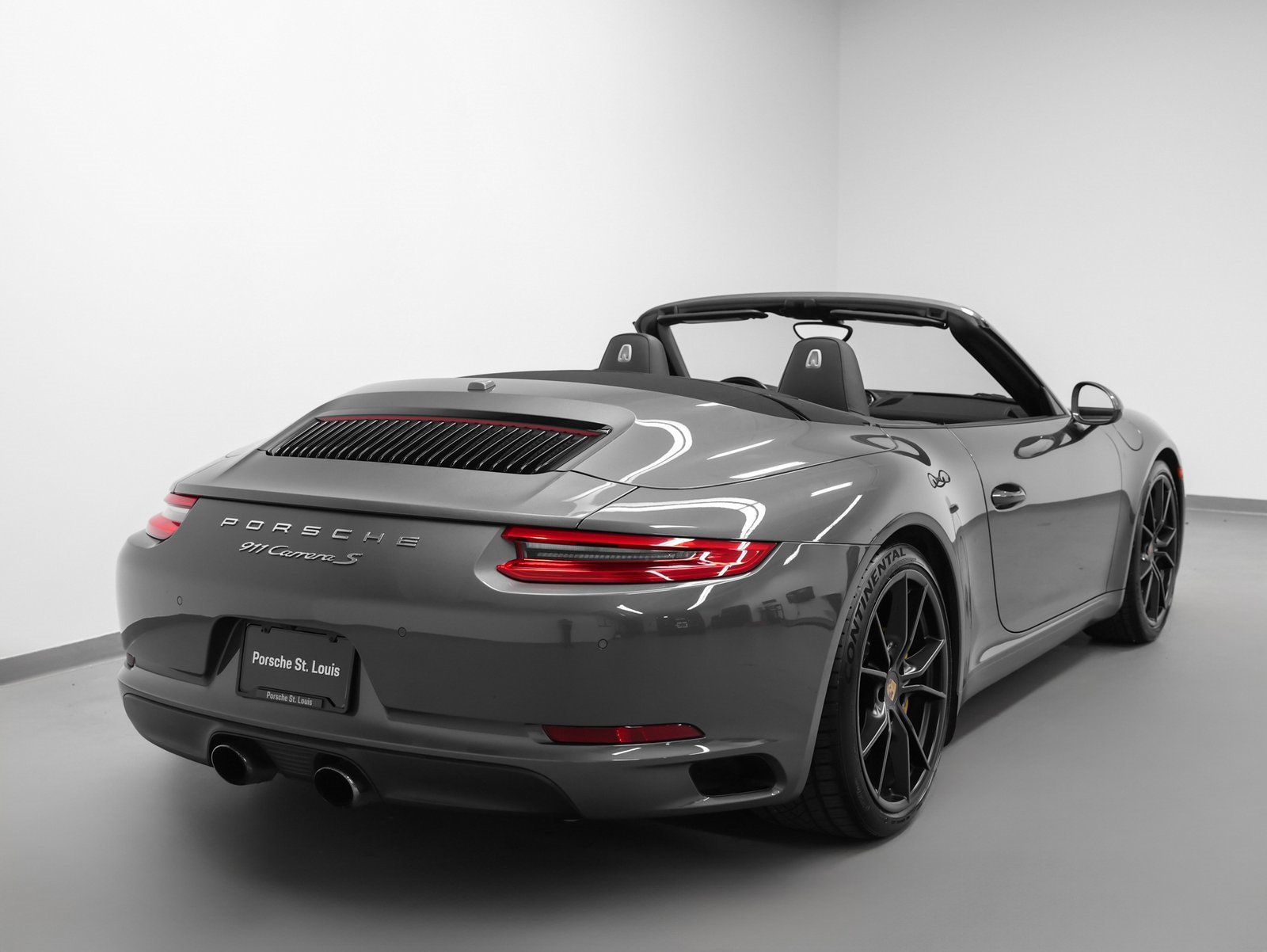 Used 2017 Porsche 911 Carrera S image 13