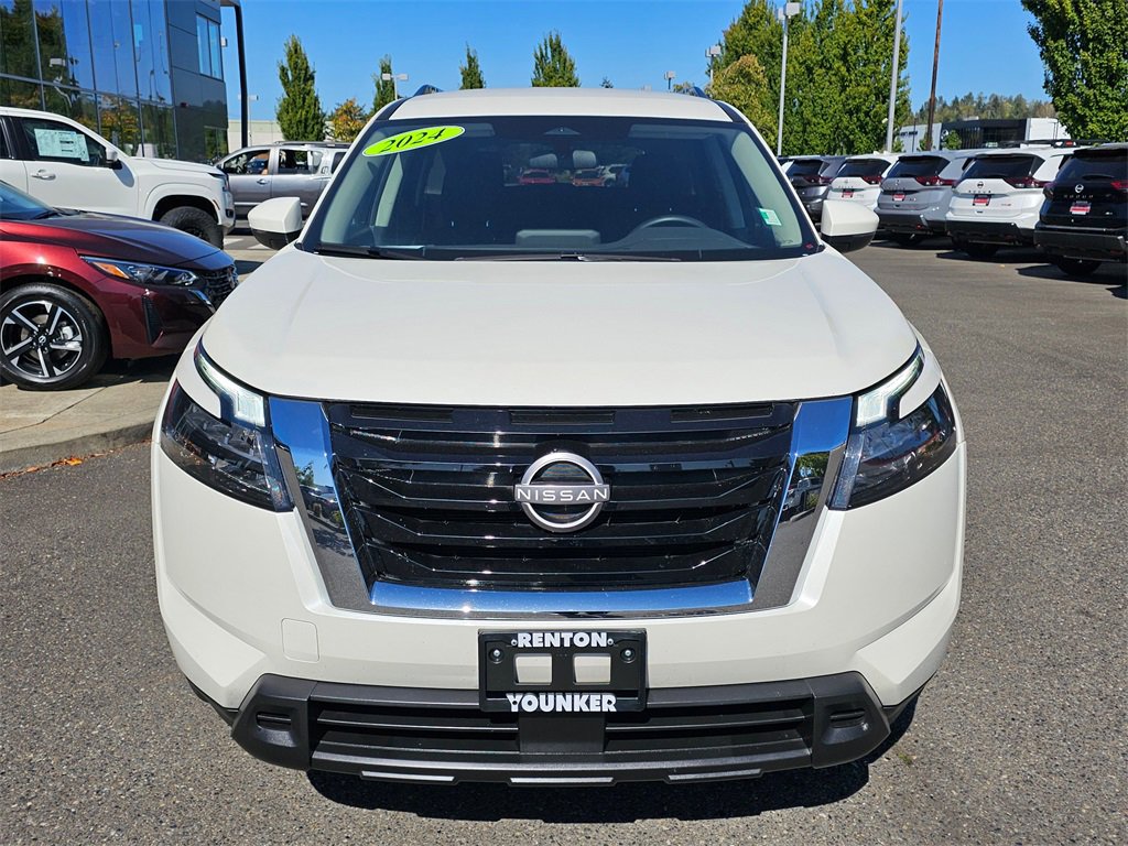 Certified 2024 Nissan Pathfinder SV image 2
