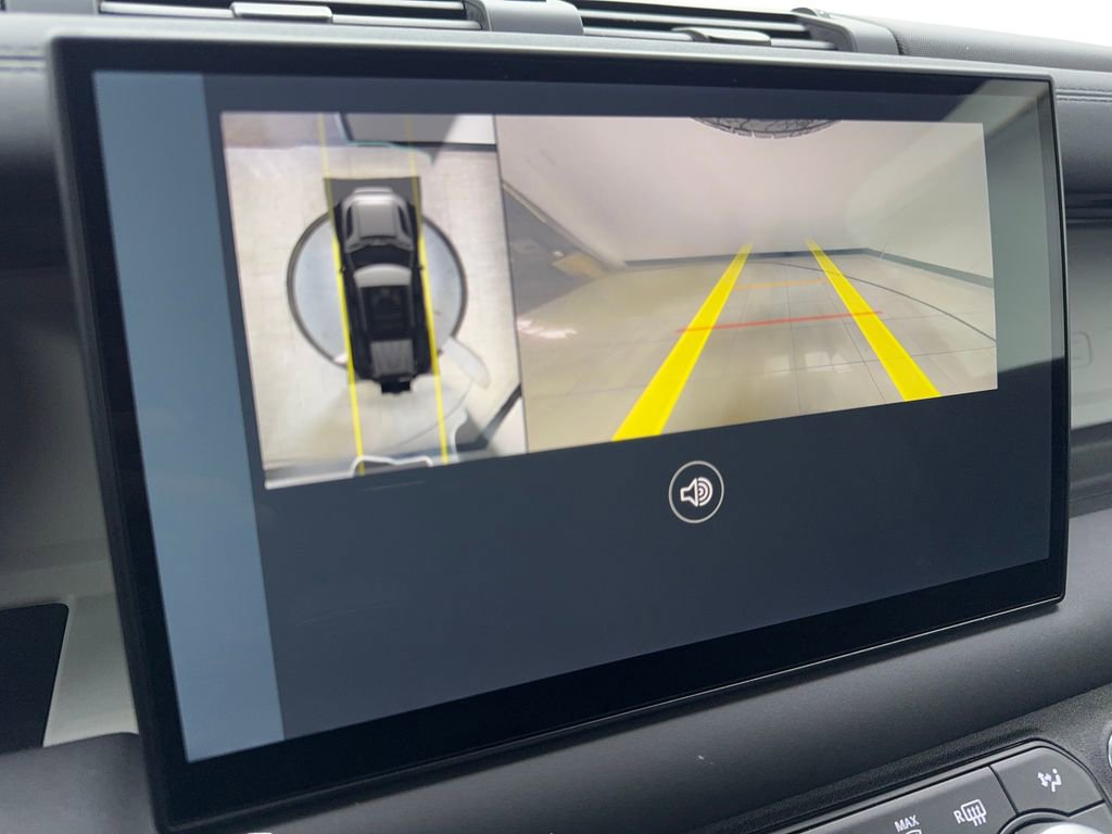 Used 2025 Land Rover Defender 110 S image 63