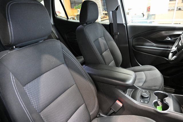 Used 2024 GMC Terrain SLE w/ Driver Convenience Package image 8
