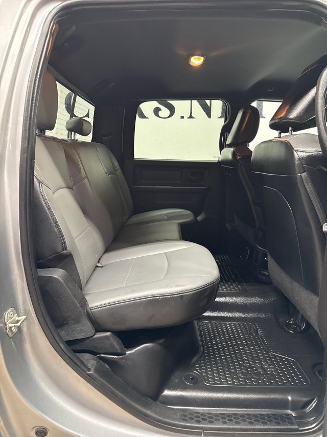 Used 2024 RAM 3500 Tradesman w/ Chrome Appearance Group AWD/4WD image 19