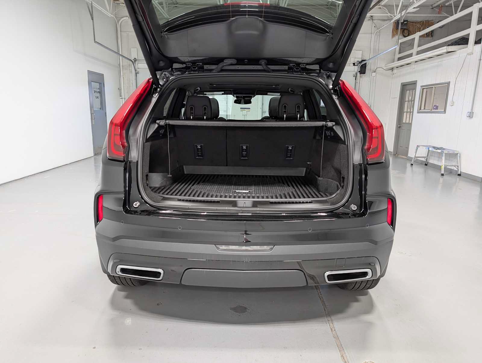 Certified 2024 Cadillac XT4 Premium Luxury w/ Cold Weather Package AWD/4WD image 42