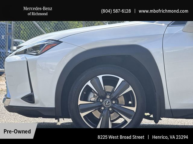 Used 2019 Lexus UX 200 w/ Accessory Package FWD image 11