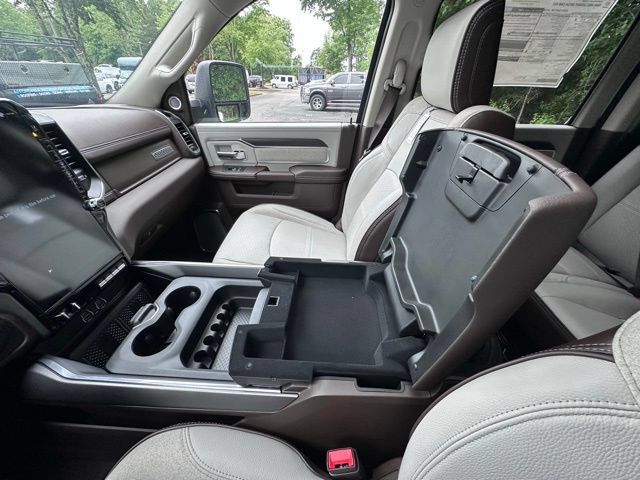 New 2026 RAM 3500 Laramie AWD/4WD image 24