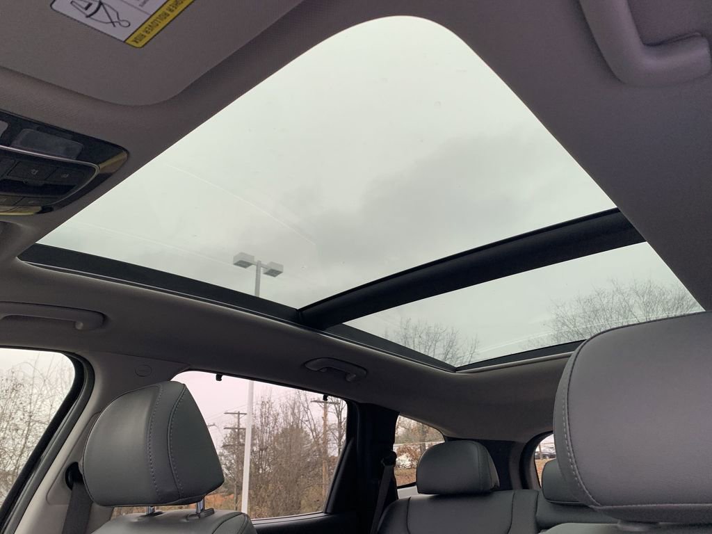 Used 2023 Hyundai Santa Fe SEL w/ Premium Package image 16