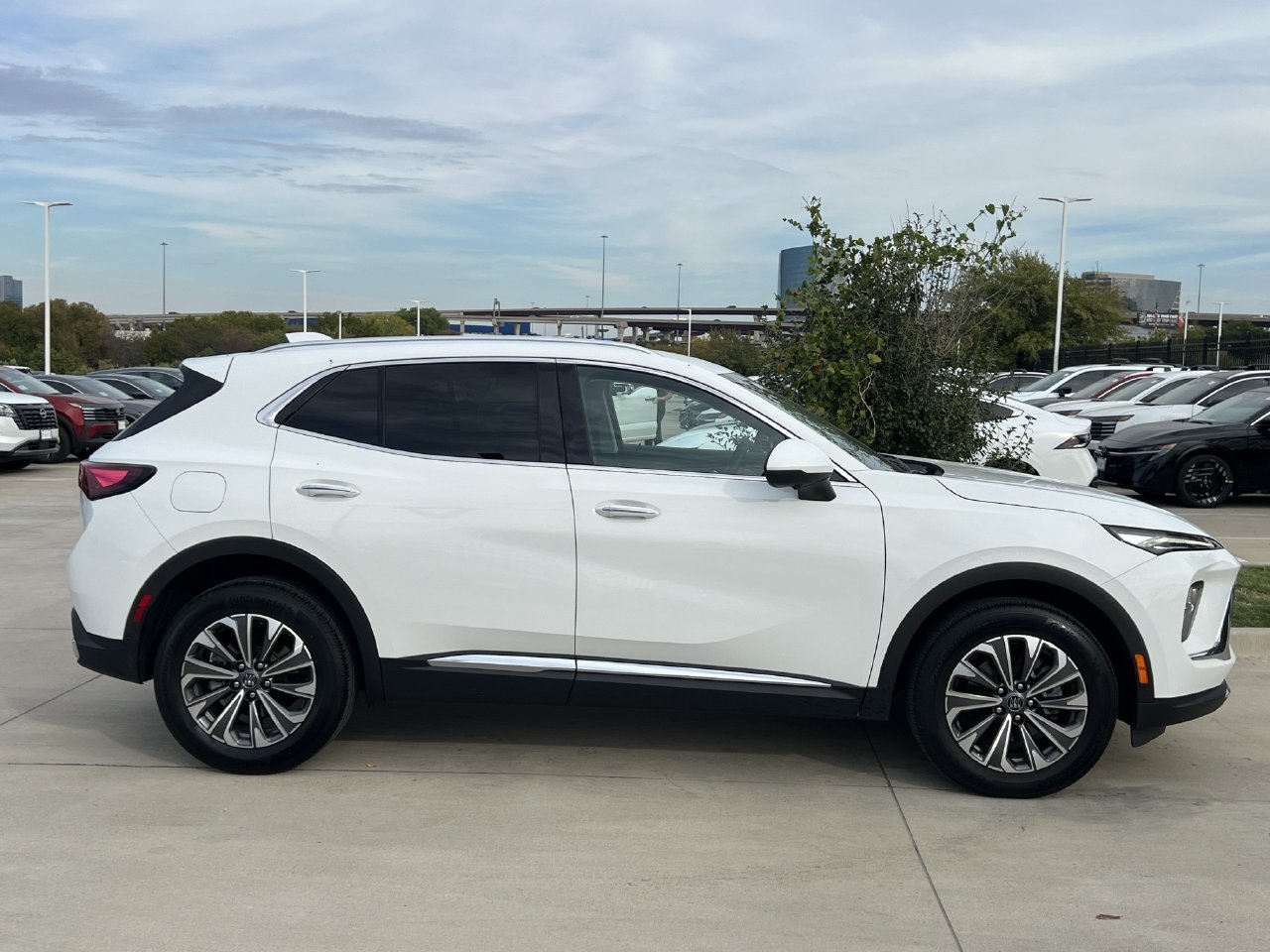 Used 2026 Buick Envision Preferred AWD/4WD image 3