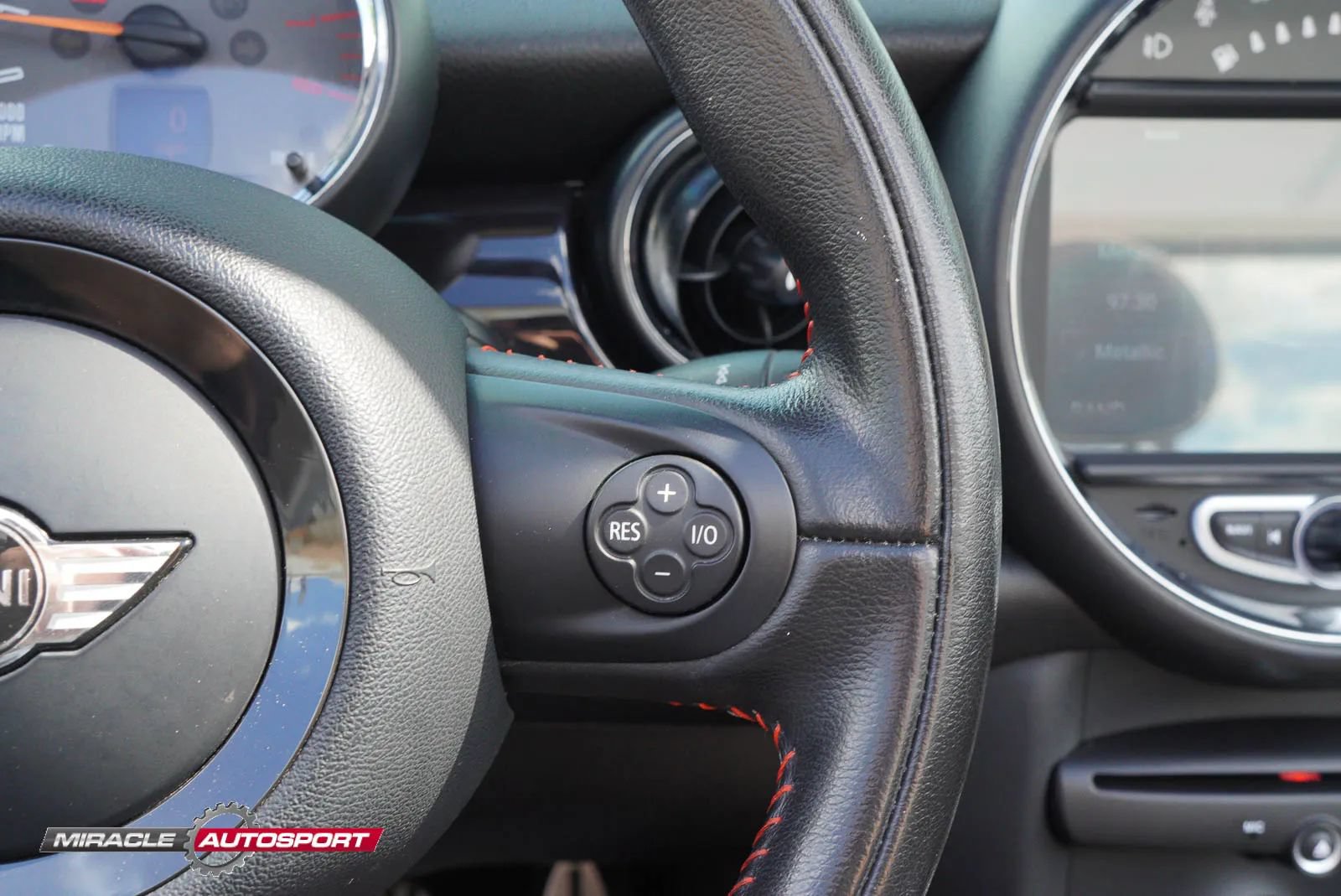 Used 2011 MINI Cooper John Cooper Works FWD image 35