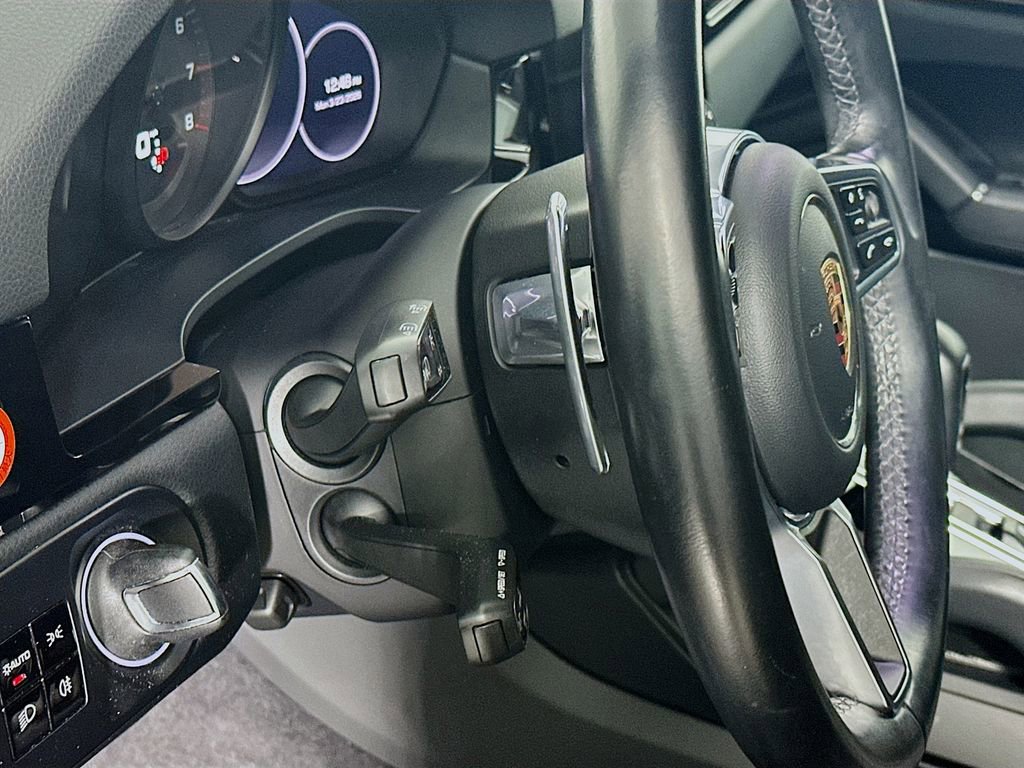 Used 2020 Porsche Cayenne image 11