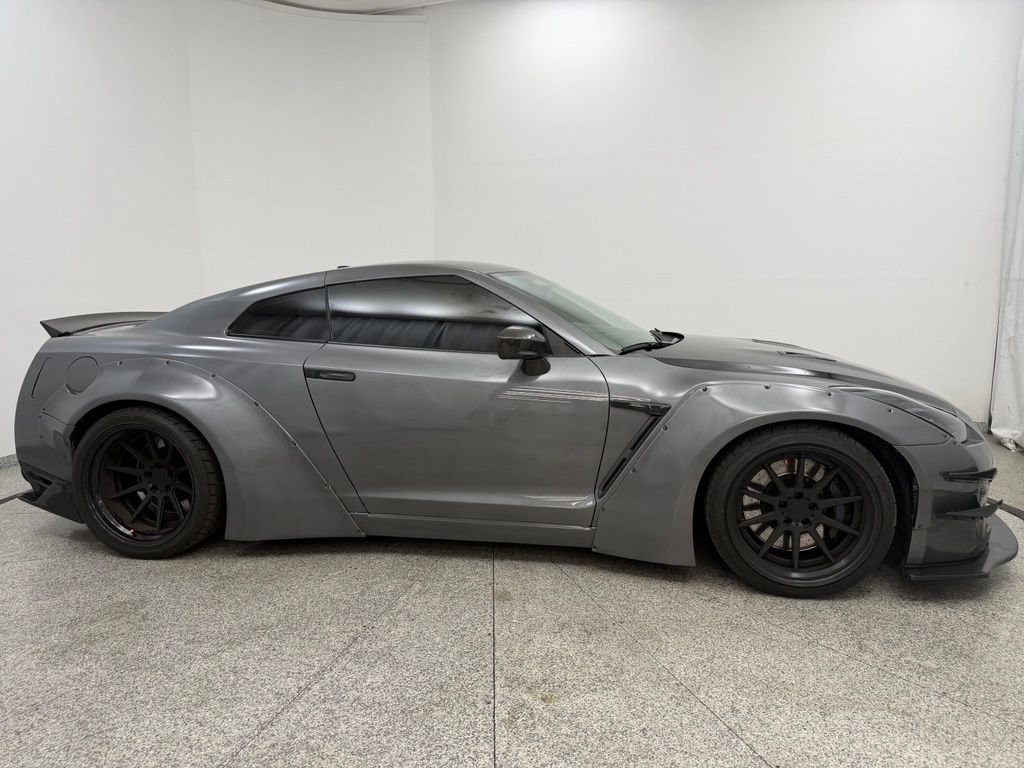 Used 2015 Nissan GT-R Black Edition AWD/4WD image 12
