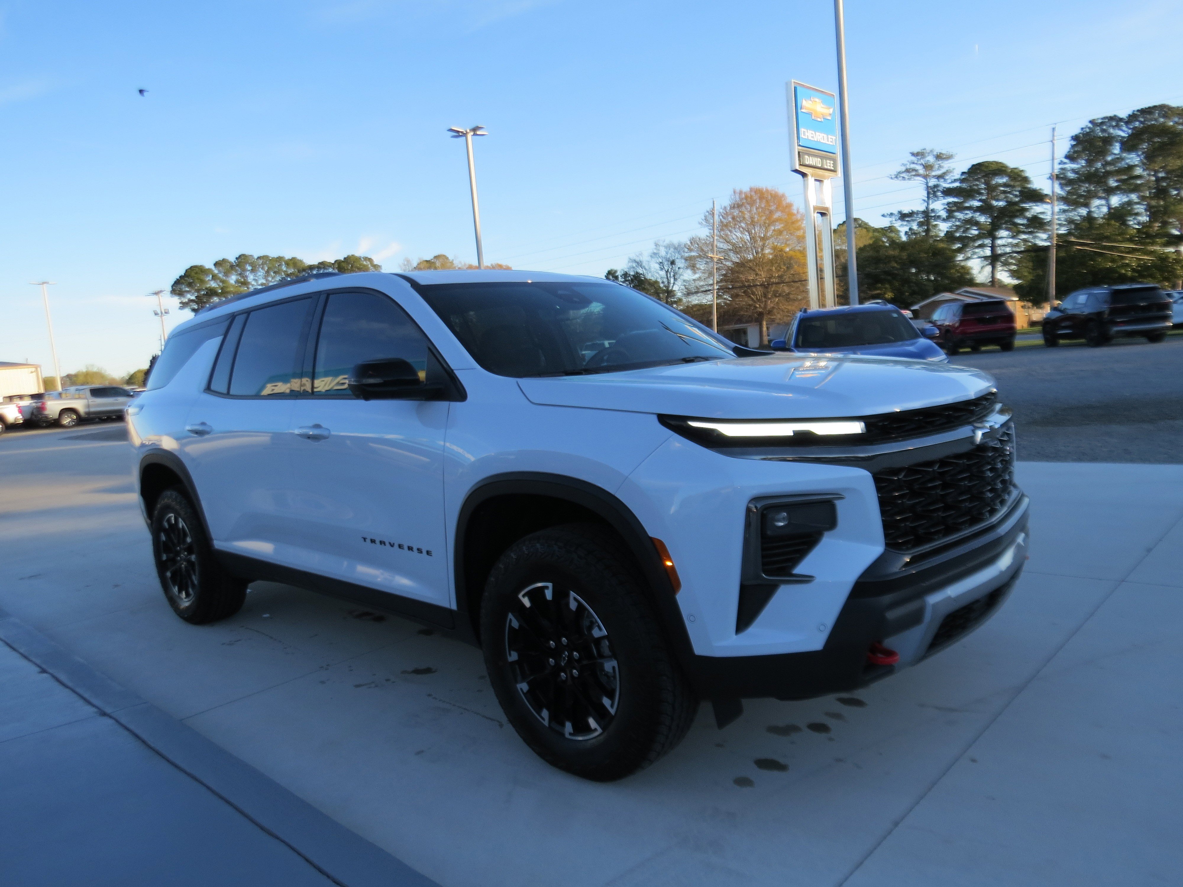 New 2026 Chevrolet Traverse Z71 w/ Enhanced Driving Package AWD/4WD image 7