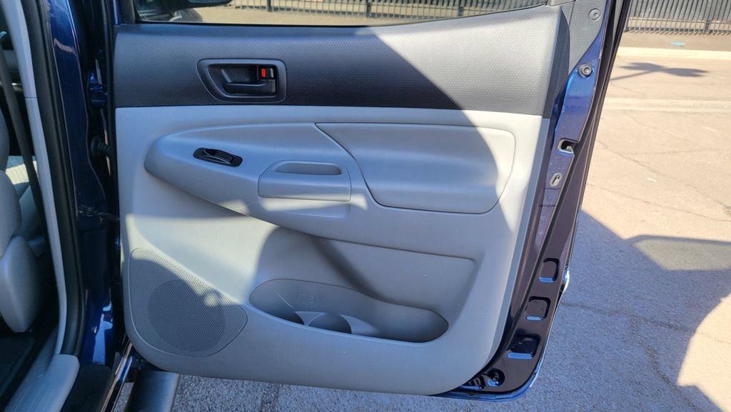 Used 2013 Toyota Tacoma PreRunner w/ SR5 Pkg RWD image 17