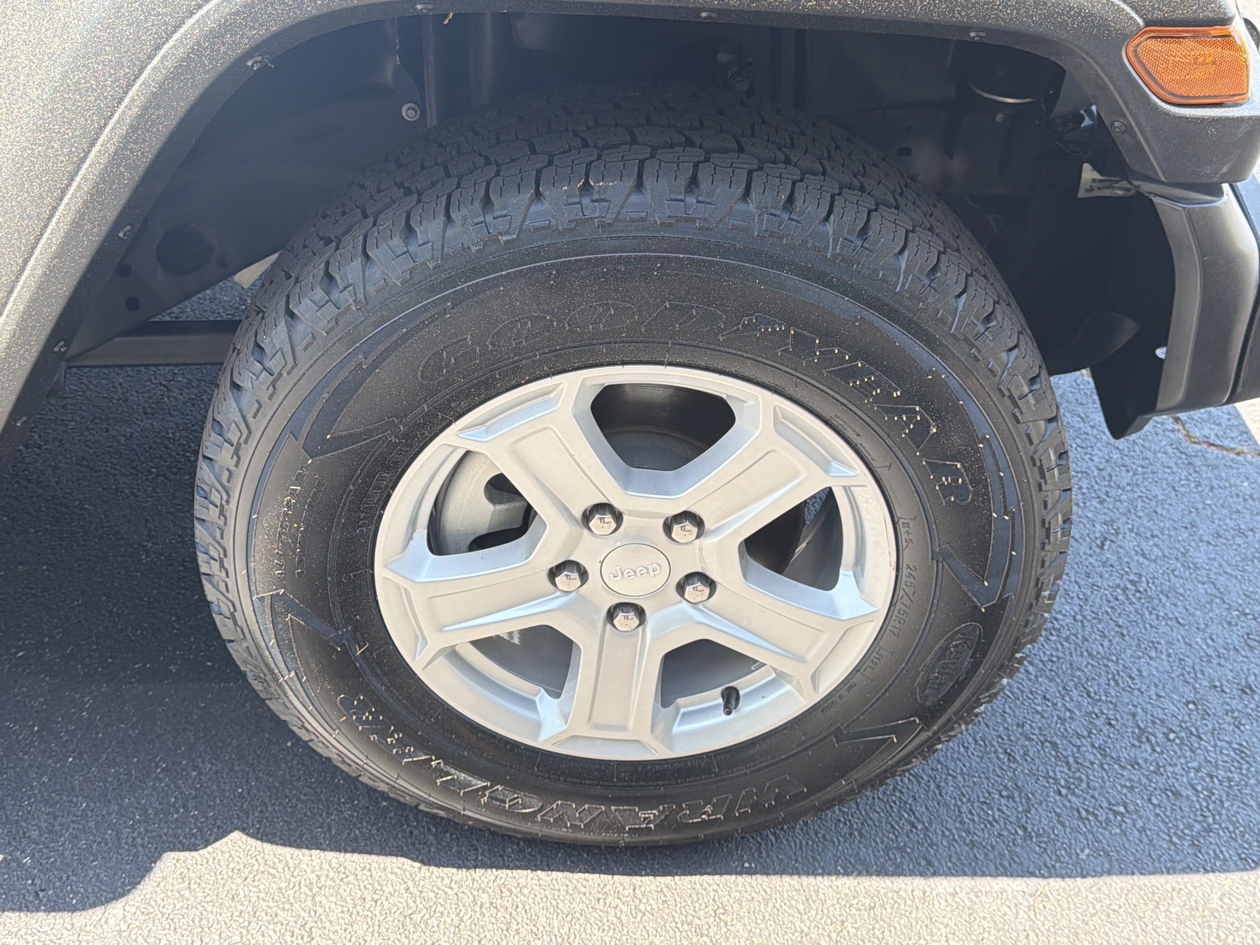 Used 2022 Jeep Wrangler Unlimited Sport AWD/4WD image 14