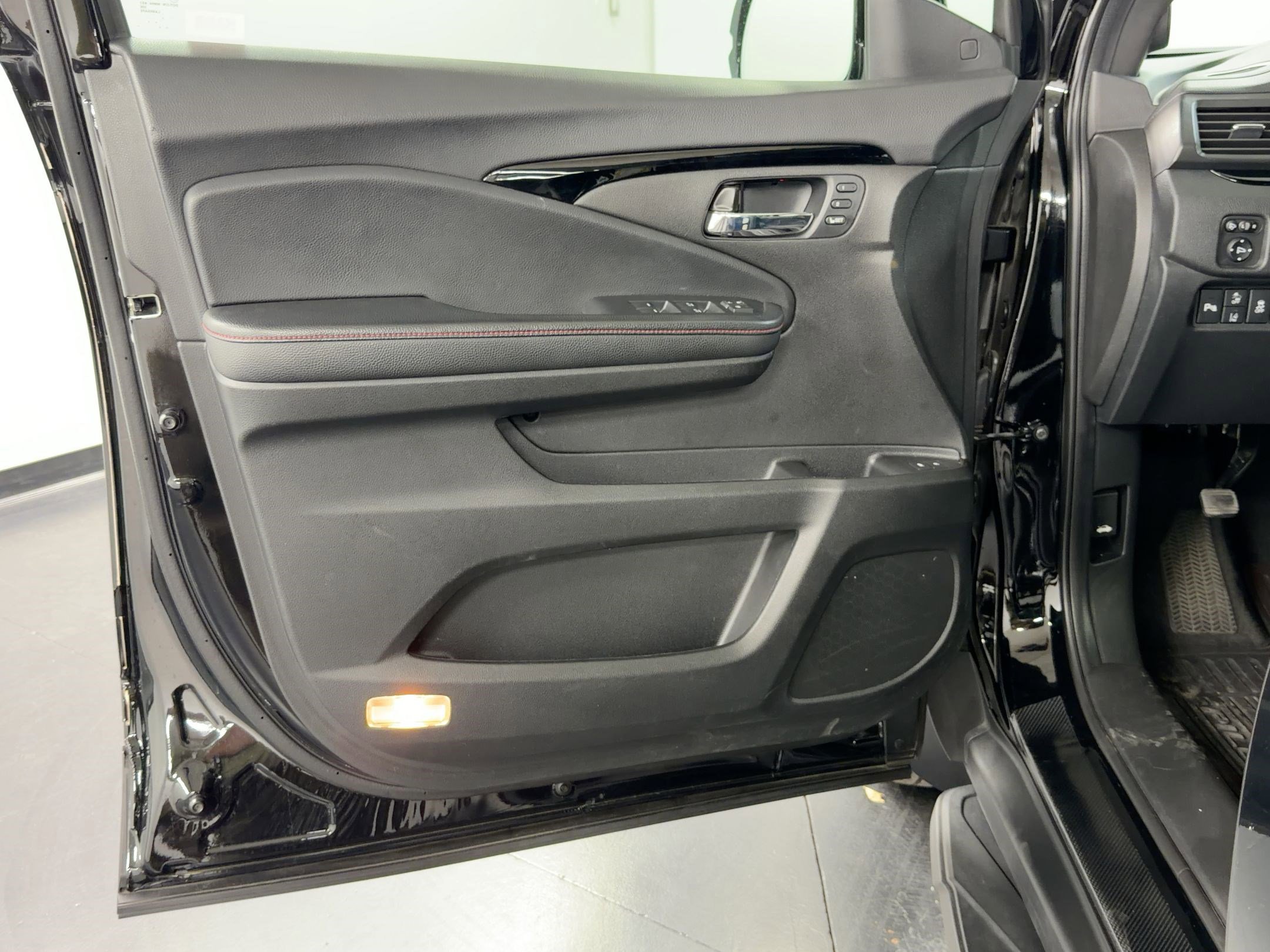 Certified 2022 Honda Pilot Black Edition image 31