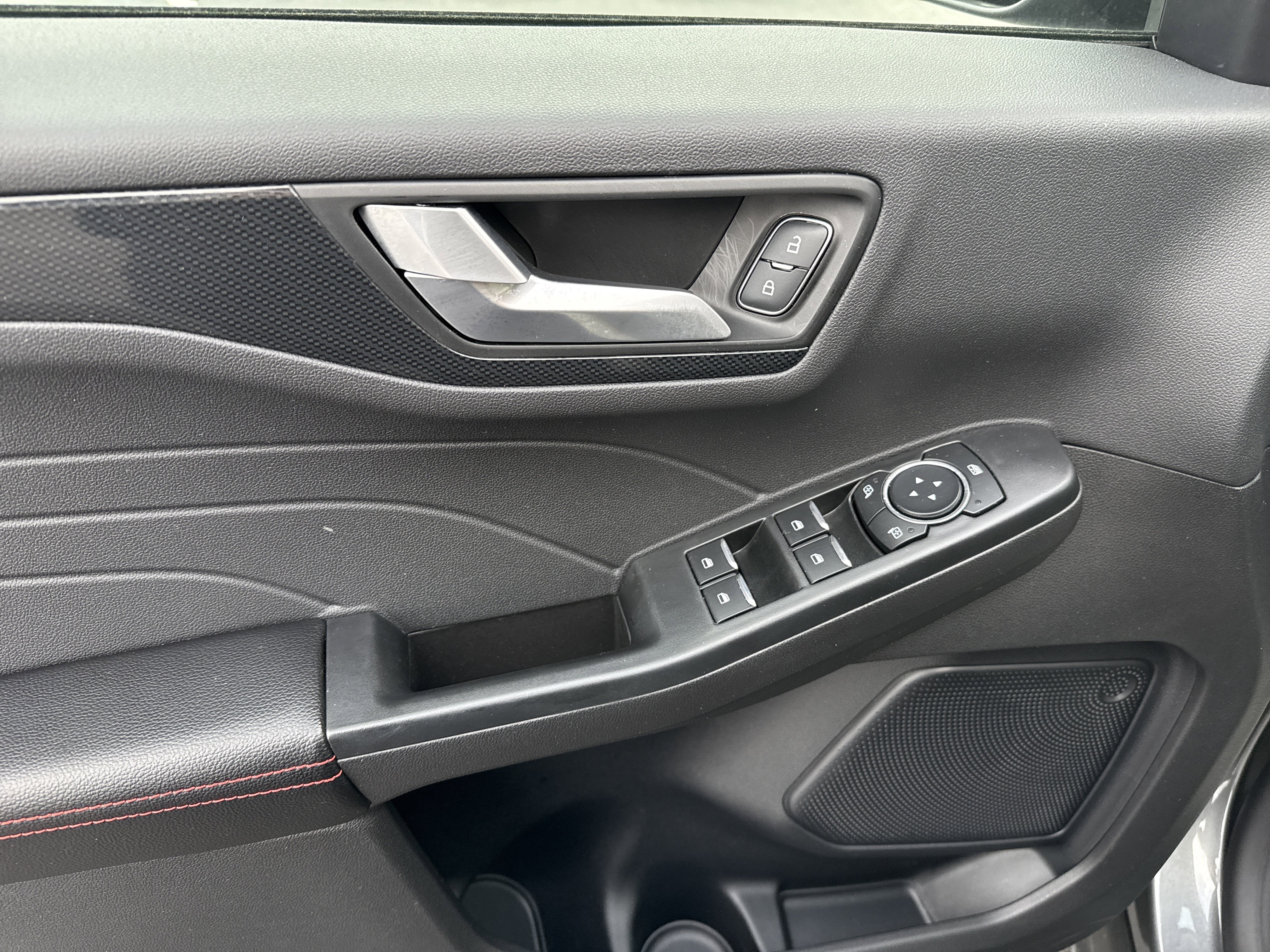 Used 2025 Ford Escape ST-Line Select w/ Tech Pack #1 image 17