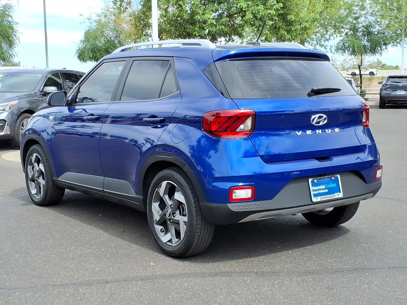 Certified 2025 Hyundai Venue SEL image 3