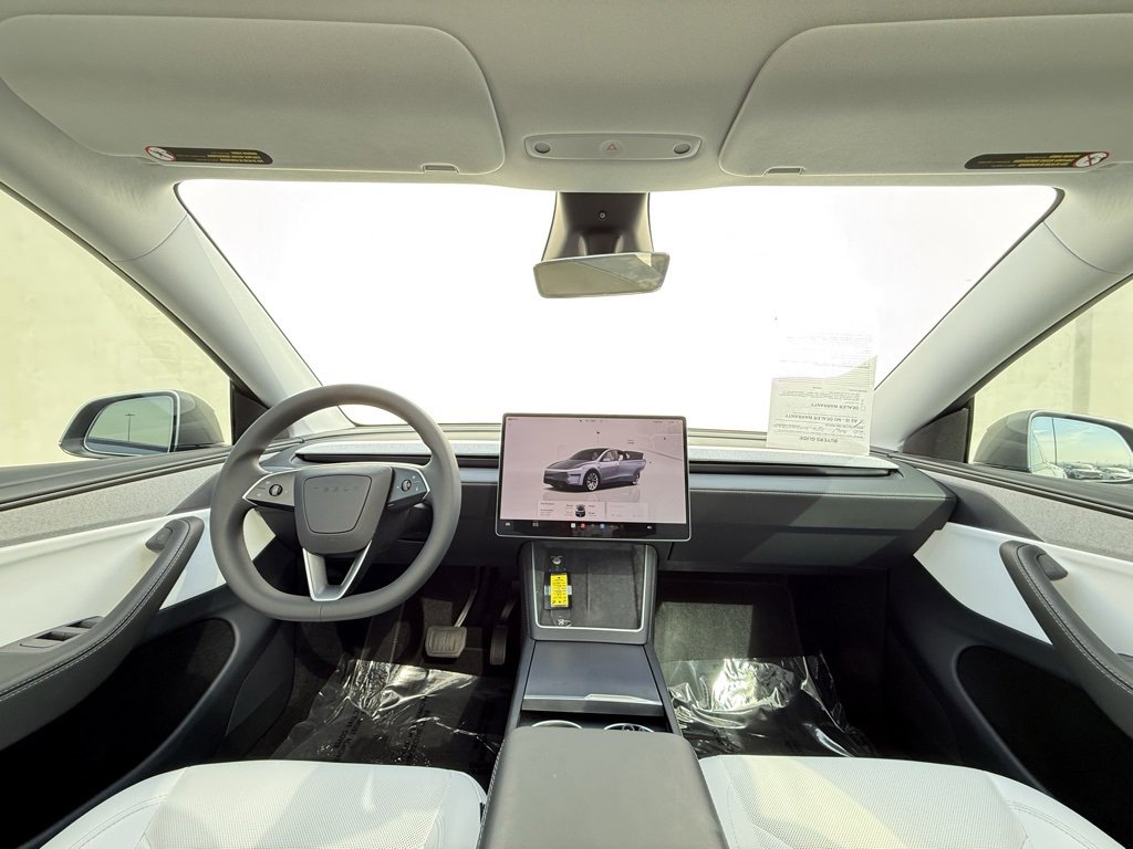 Used 2026 Tesla Model Y 2WD image 6