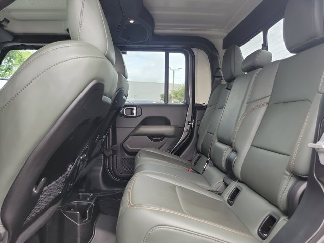Certified 2025 Jeep Gladiator Mojave w/ Safety Group AWD/4WD image 14