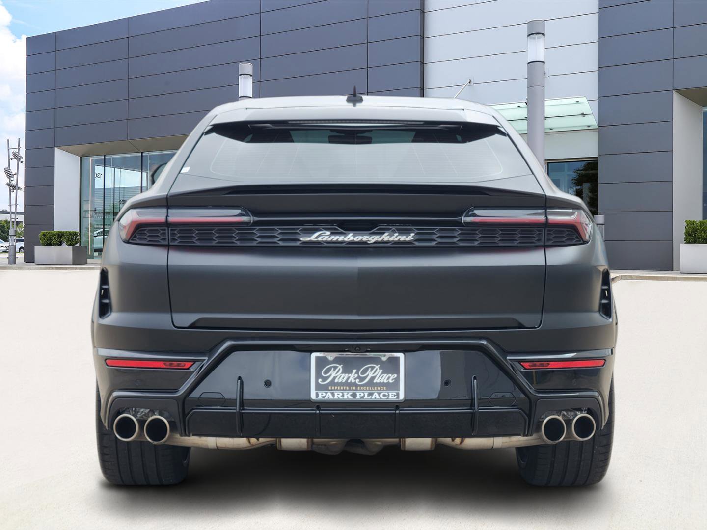 Used 2025 Lamborghini Urus SE image 4