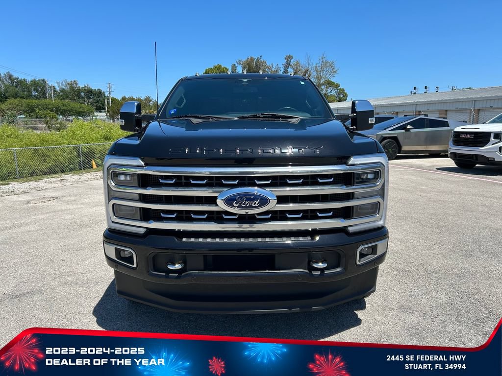 Used 2023 Ford F250 Platinum AWD/4WD image 2