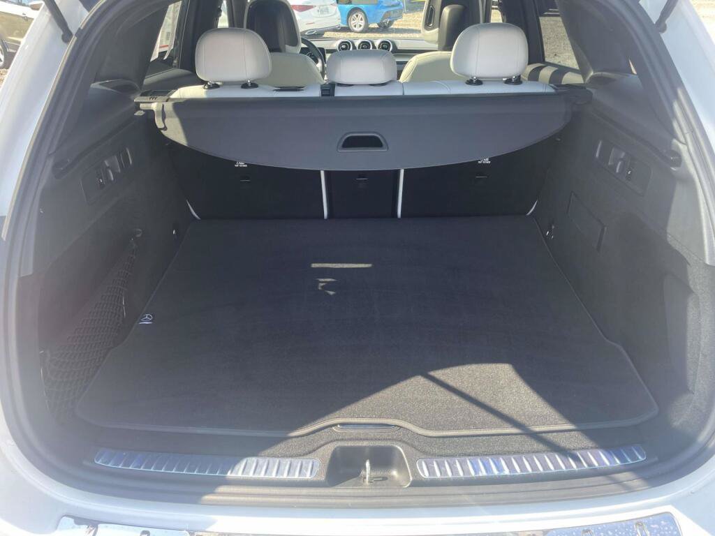 Used 2024 Mercedes-Benz GLC 300 4MATIC image 18