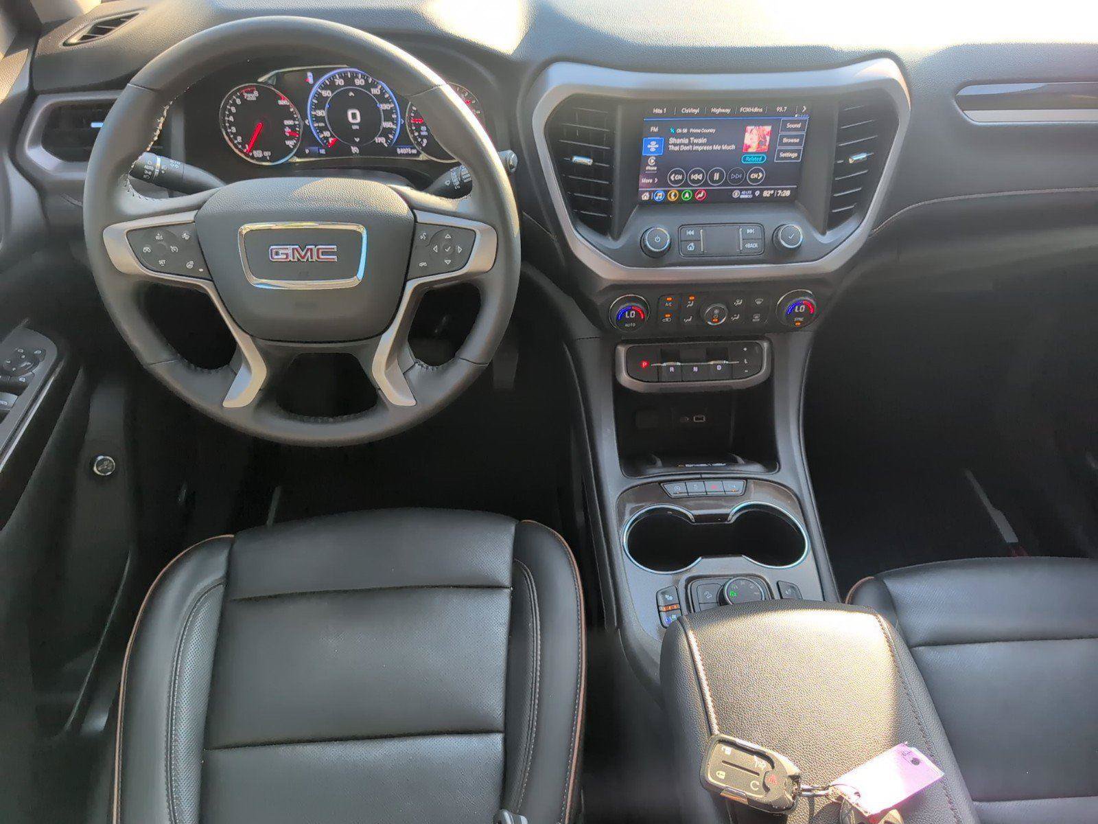 Used 2022 GMC Acadia AT4 w/ Technology Package AWD/4WD image 34