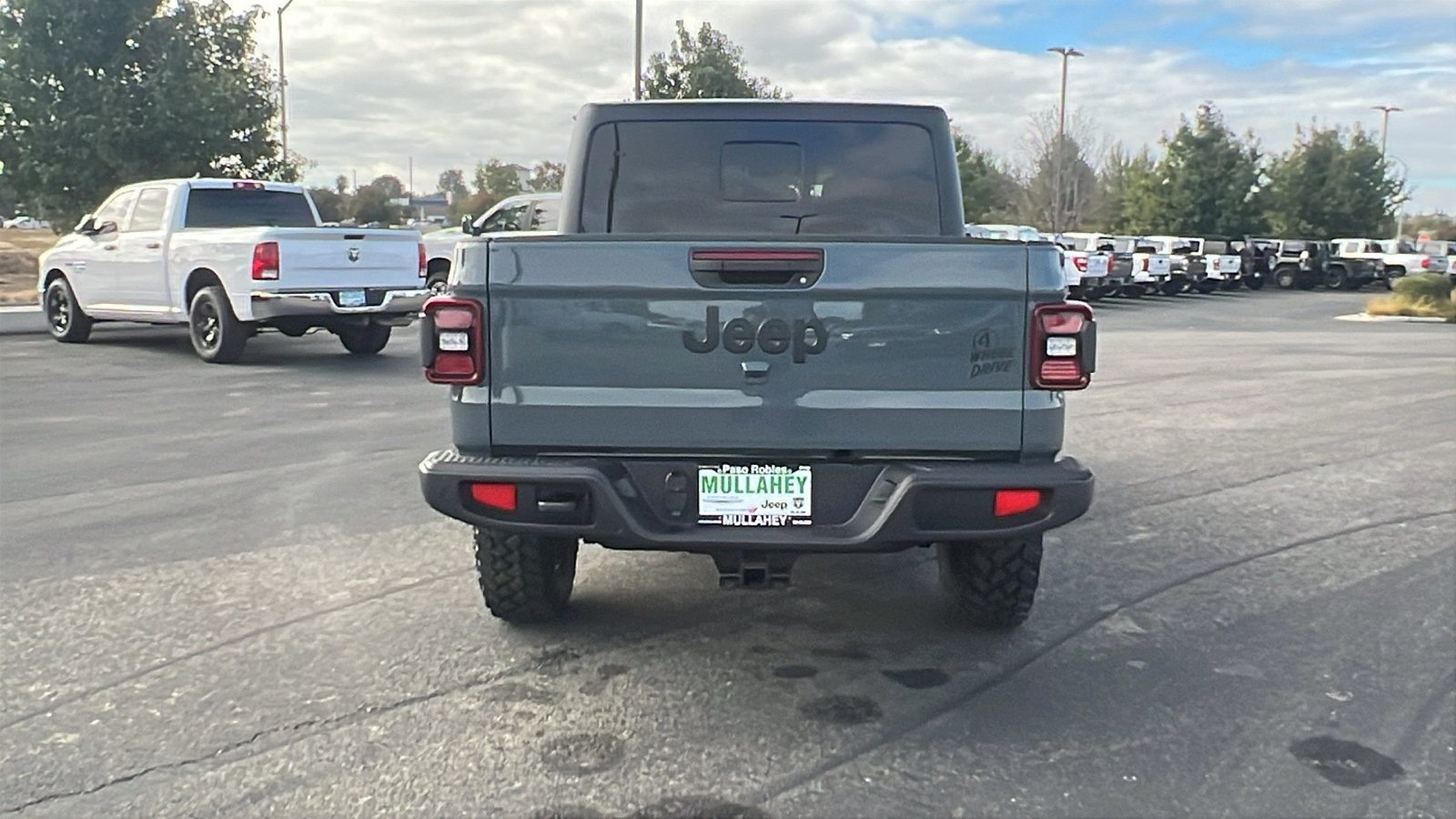 New 2025 Jeep Gladiator Willys image 4