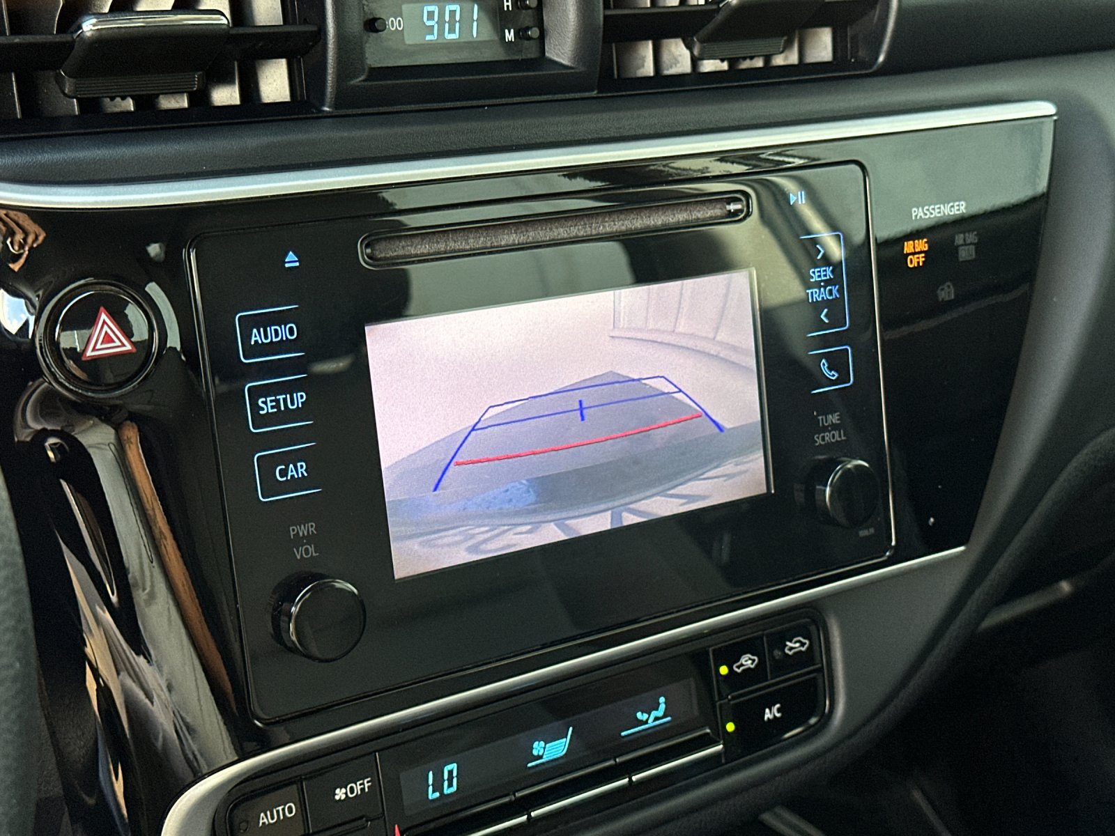 Used 2017 Toyota Corolla LE FWD image 16