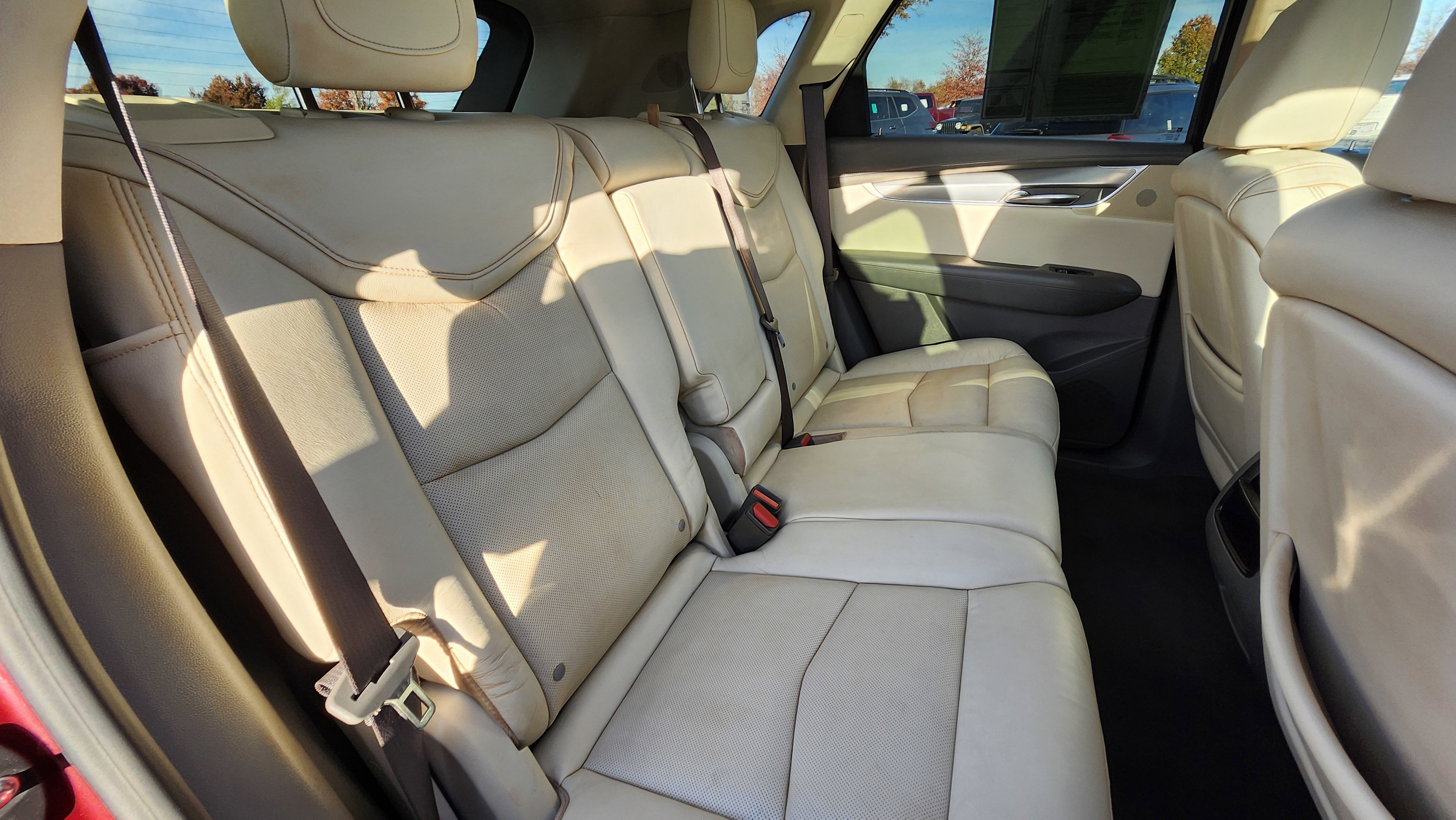 Used 2017 Cadillac XT5 Premium Luxury w/ LPO, Wheel Lock Package image 19