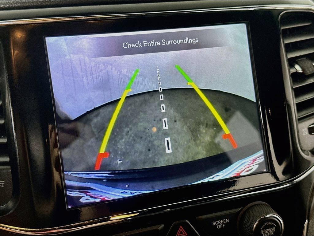Used 2019 Jeep Grand Cherokee Altitude RWD image 11