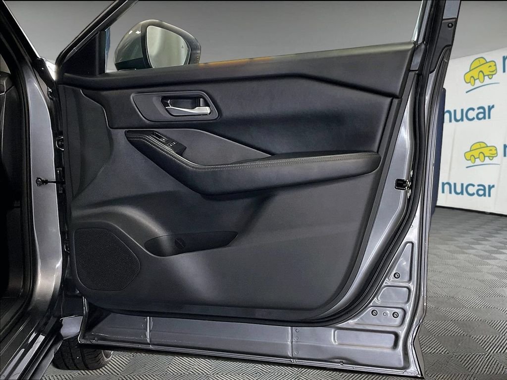 Certified 2026 Nissan Rogue SV AWD/4WD image 12