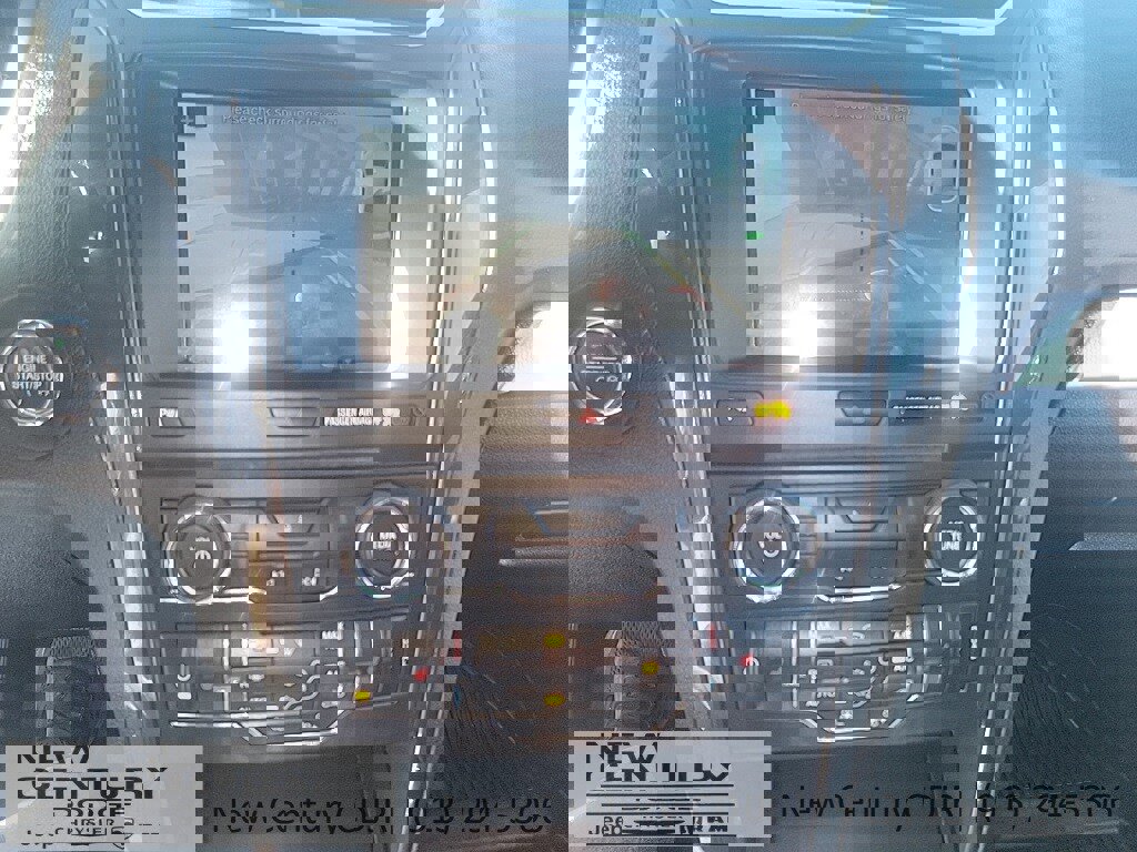 Used 2017 Ford Explorer XLT image 10