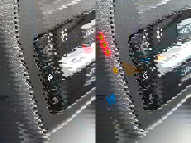 Used 2020 Ford Explorer Limited image 23