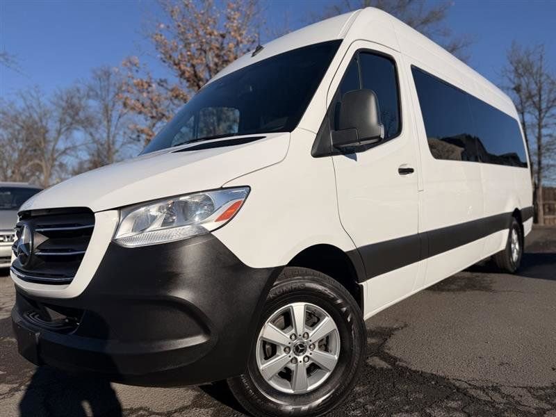 Used 2019 Mercedes-Benz Sprinter 2500 image 2