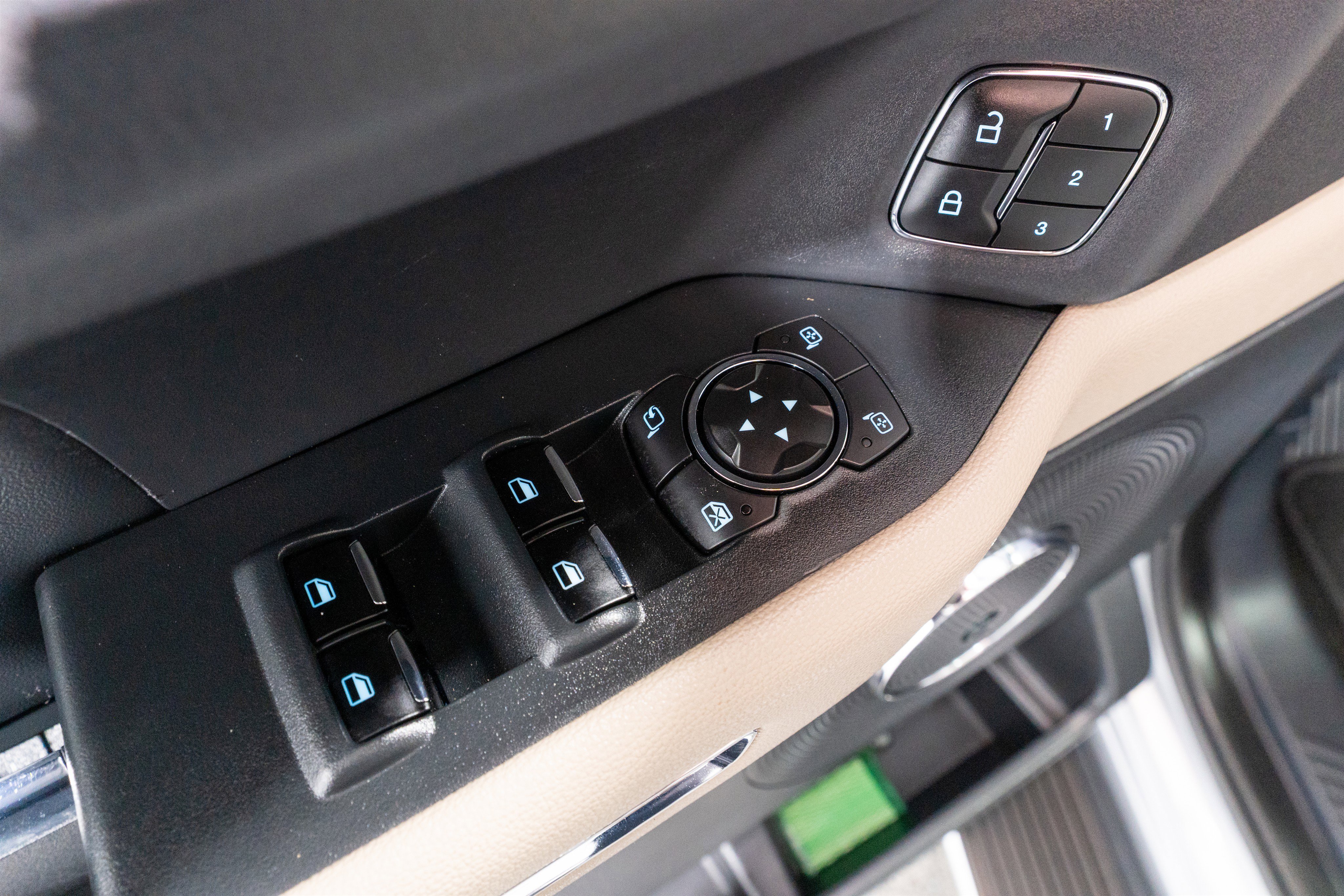 Used 2023 Ford Expedition Max Limited image 15