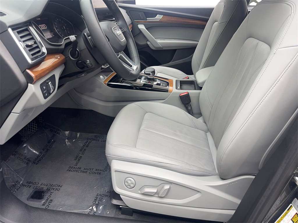 Used 2022 Audi Q5 2.0T Premium w/ Convenience Package image 27